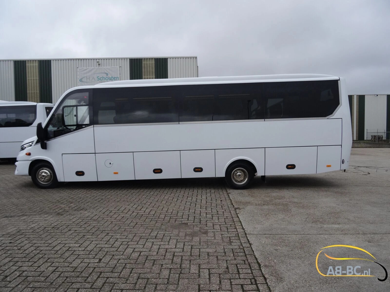 Iveco Aveuro Tourna 35 Seats EURO 6 2 Units Available afbeelding 14