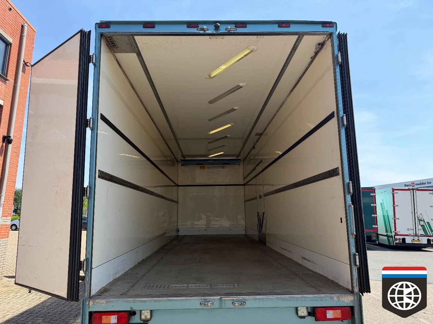 Volvo FM 330 4X2 2011 imagem 24