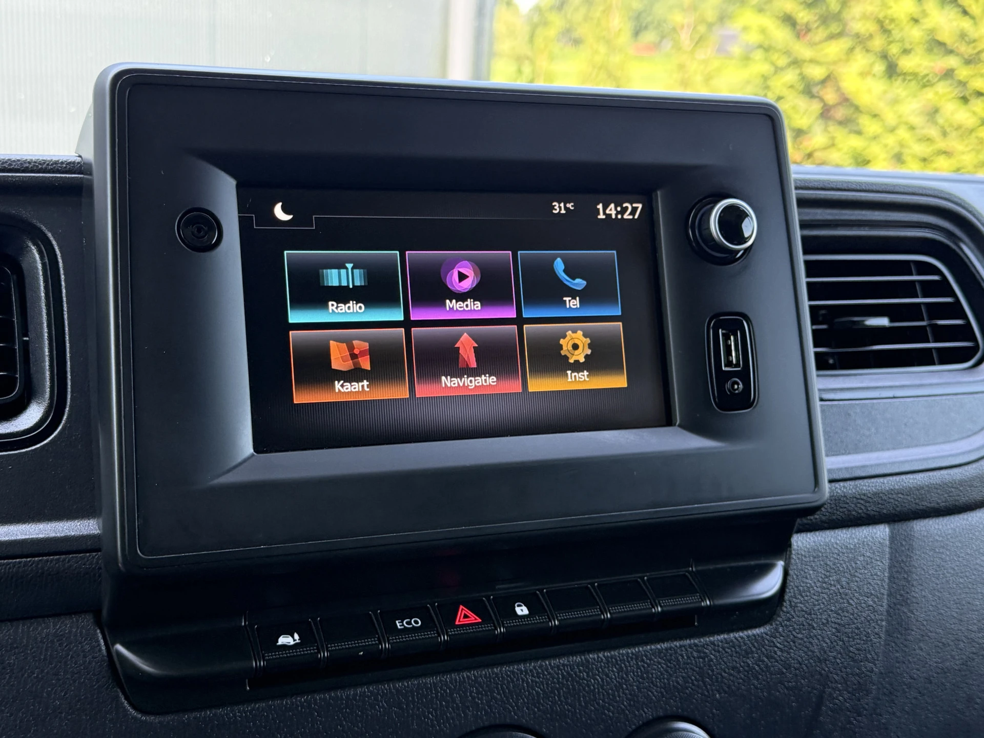 Renault Master 2023 - 2.3 dCi 136 PK / L2H2 / 1e EIG. / TREKHAAK / AIRCO / CRUISE / NAVI / CAMERA / 3-ZITS / LED afbeelding 12