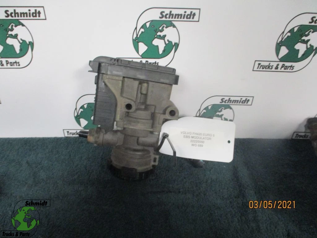 Volvo - 22225550 EBS MODULATOR EURO 6 FH FM FL FMX obrázek 1