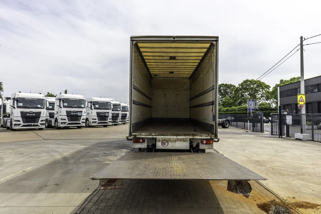Volvo 240 2010 - FL (12T.) + DHOLLANDIA 2T. afbeelding 22