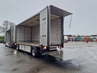 Volvo FH 2013 - 13.460 Globetrotter XL 6x2 - Box with side doors - Loadlift + Kelberg trailer 2012 with loadlift afbeelding 35