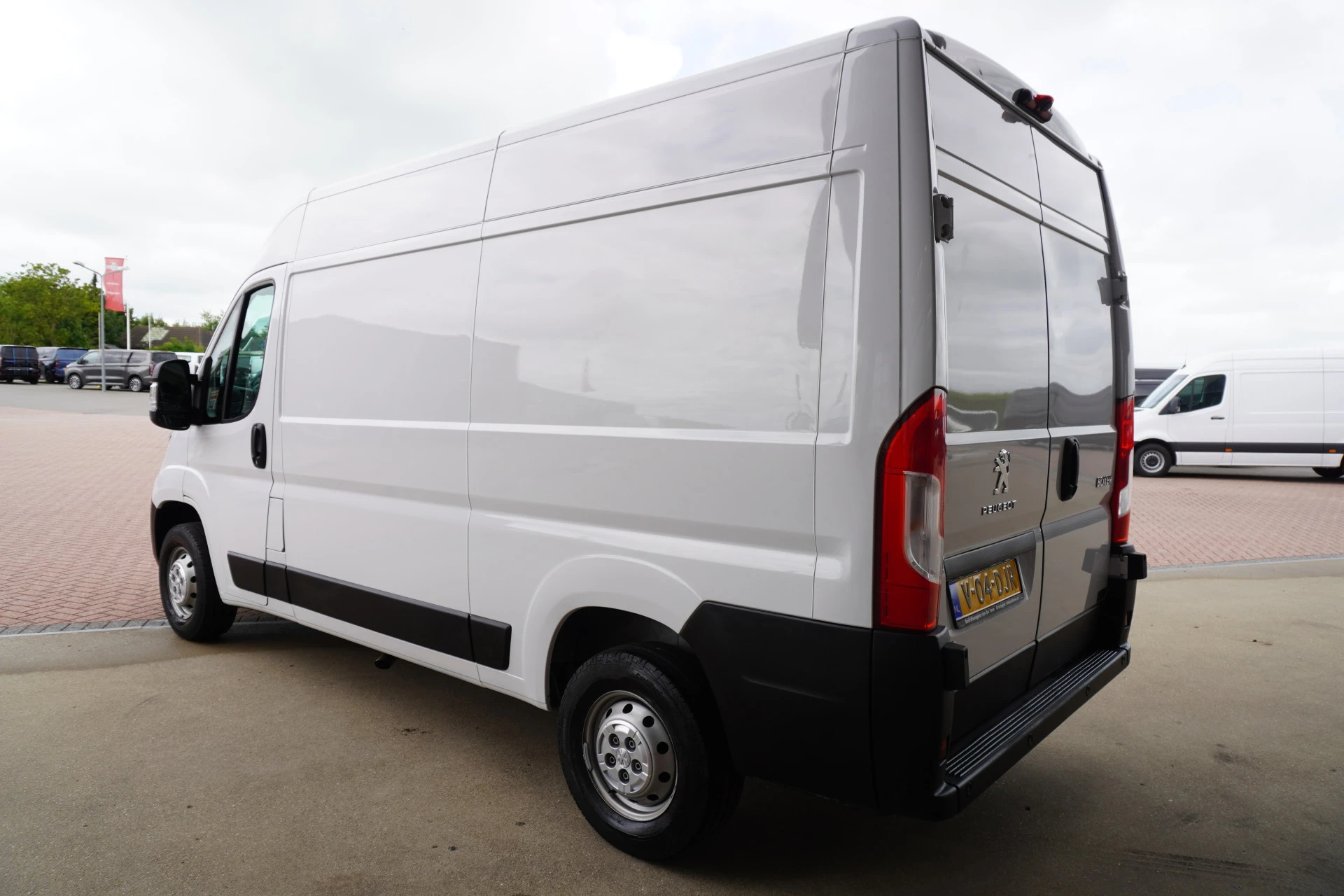 Peugeot Boxer 2023 - 2.2 BlueHDi 140PK L2H2 3.3t afbeelding 7
