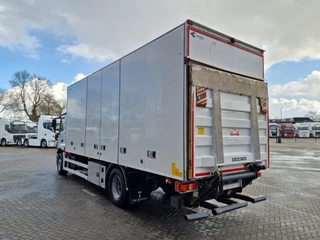 Mercedes-Benz Actros 2017 - 1833 4x2 - Bussbygg box sidedoors - Loadlift - Full air - 5.80 WB image 7