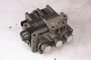 Mercedes-Benz - Compressed Air System ECAS magneetventiel MB MP4 afbeelding 2 miniatuur