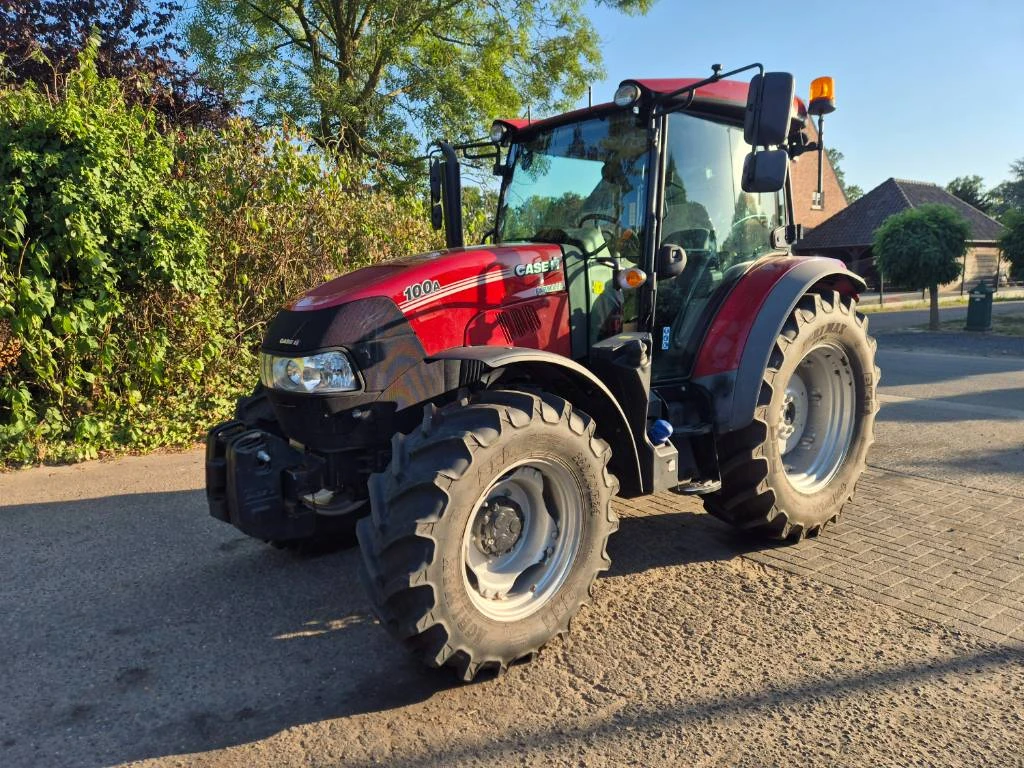 Case 2024 - Farmall 100A afbeelding 1