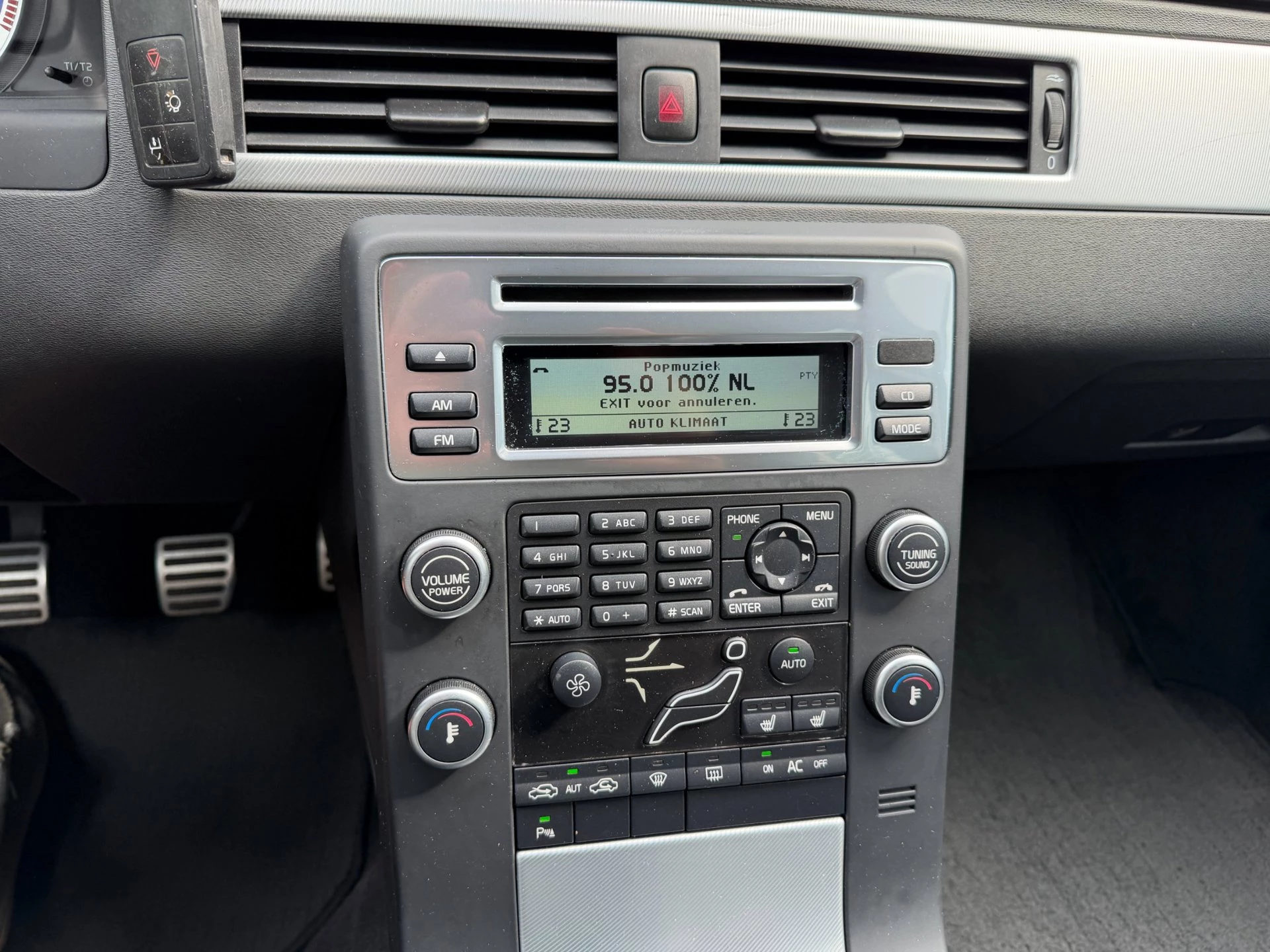 Volvo V70 2011 - 2.0T R-Edition leder int,navi ,trekhaak,apk afbeelding 9