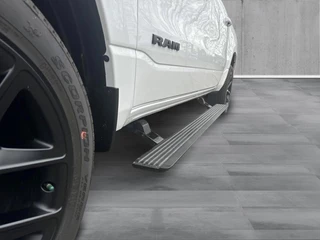 Dodge Ram 1500 2024 - 5.7 V8 4x4 Crew Cab SPORT GT BPM VRIJ! | Incl LPG | Trekhaak 13-polig | Bedcover | Adaptive cruise | PANORAMADAK| zdjecie 29