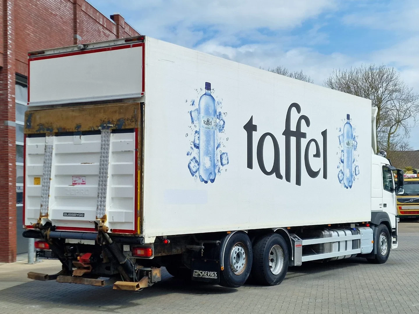 Volvo FM 2014 - 460 6x2 - Carrier 1250 Frigo - Full air - 5.60 WB - Loadlift - Euro 6 image 9