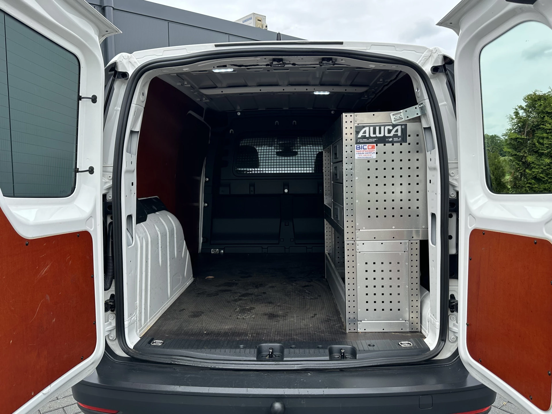 Volkswagen Caddy 2021 - Cargo Maxi 1.5 TSI AUTOMAAT / ** BENZINE ** / L2H1 / 40.450 KM !! / 1e EIG. / TREKHAAK / ALUCA INRICHTING / CRUISE / AIRCO imagen 8