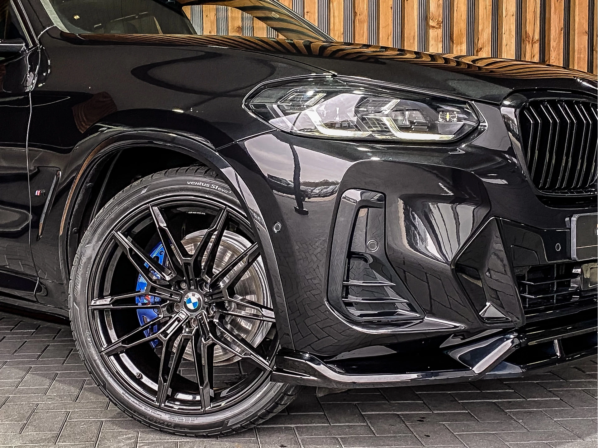 BMW X3 2023 - xDrive30e 292PK High Executive M-Sport изображение 32
