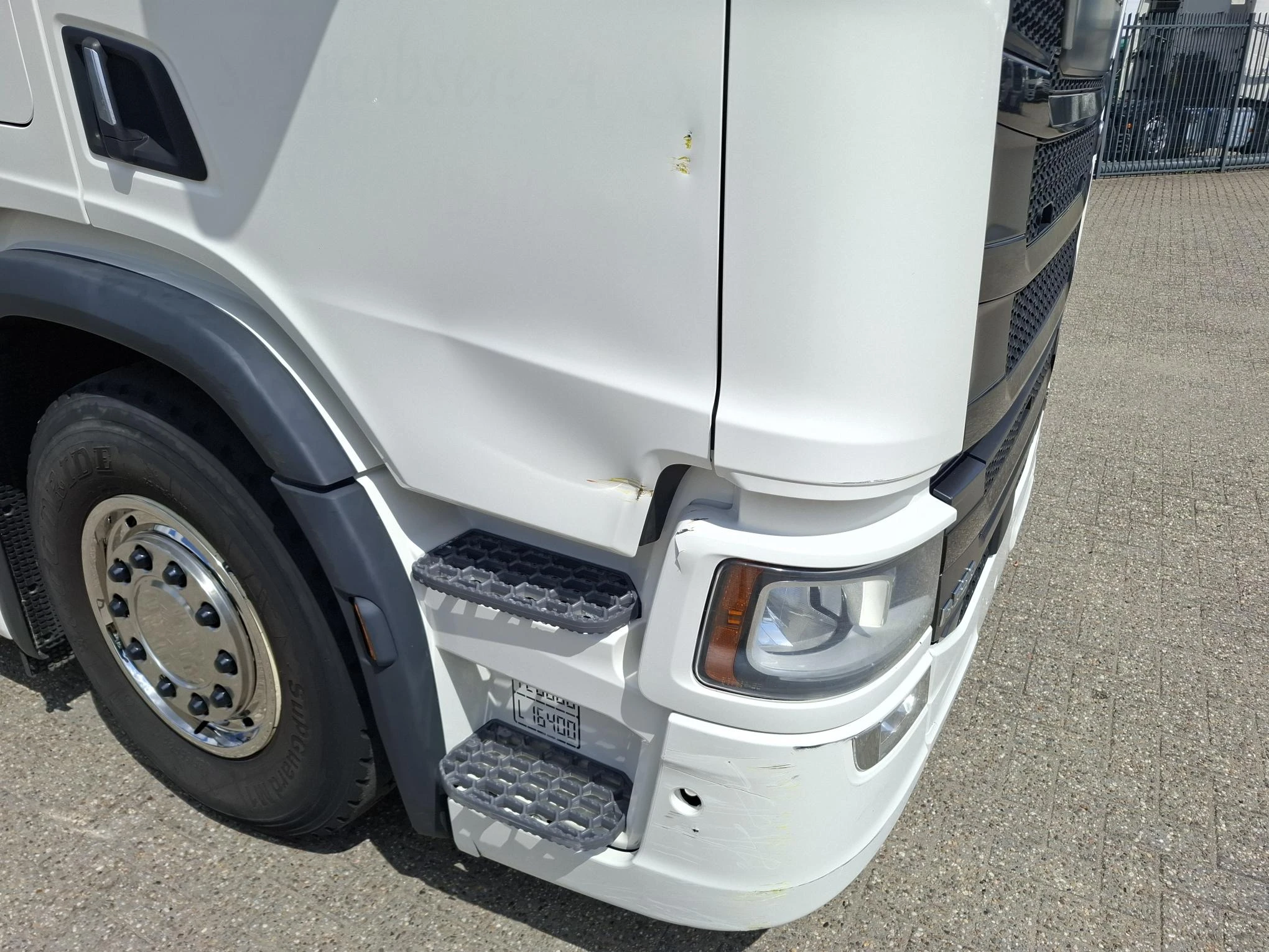 Scania R 2020 - NGS R520 V8 / !!ONLY:500738 KM!! / BOOGIE / RETARDER / HYDRAULICS / LEATHER / NAVI / FRIDGE / LWDS / AUTOMATIC / EURO-6 / 2020 afbeelding 38