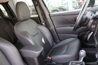 Jeep Renegade 2024 - 1.5T E-HYBRID S / Leder / 19 Inch / Apple Carplay afbeelding 23