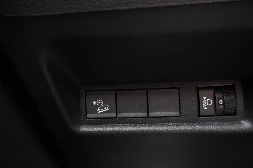 Jeep Avenger 2023 - 1.2 ALTITUDE / 18 inch + All Season / Apple Carplay / LED Lampen afbeelding 44