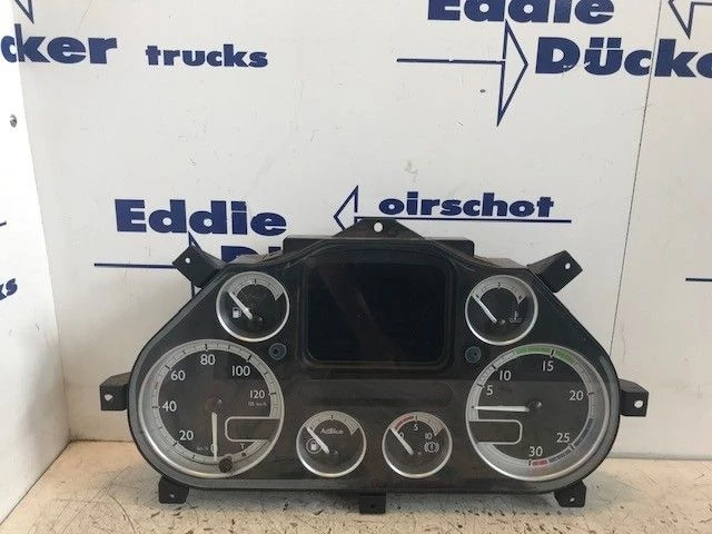 DAF - 1699398 DASHBOARD CF75IV afbeelding 1