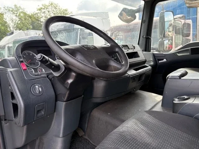 MAN TGM 2012 - 18.250 BL WITH PLYWOOD CLOSED BOX AND LOADING PLATFORM (EURO 5 / AS-TRONIC / AIRCONDITIONING / COMPLETE SPOILERSET / ENGINE PROBLEM!!) zdjęcie 7