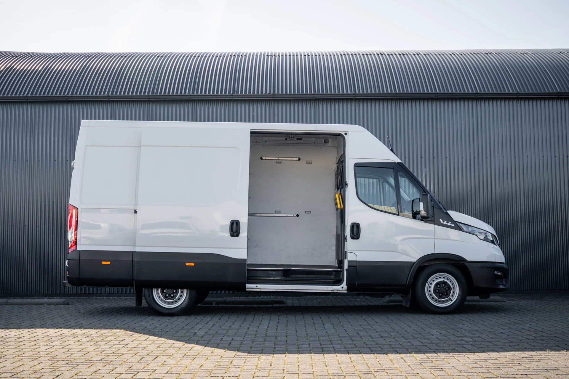 Iveco Daily 2024 - **35S16 | 160 PK | L2H2 | Automaat | 3-Zits | Climate | Airco** obrázek 7