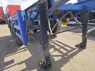 Renders 2 axle 20 ft container chassis  steel  springs bpw drum heavy duty 1996 - N/A image 13