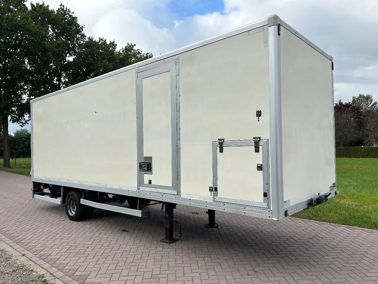 Veldhuizen 2009 - Be oplegger gesloten 5480 kg met met laadklep 1000 kg imagen 6