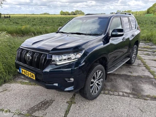 Toyota Land Cruiser 2018 - 2.8 D-4D-F Executive Window Van obrazek 1