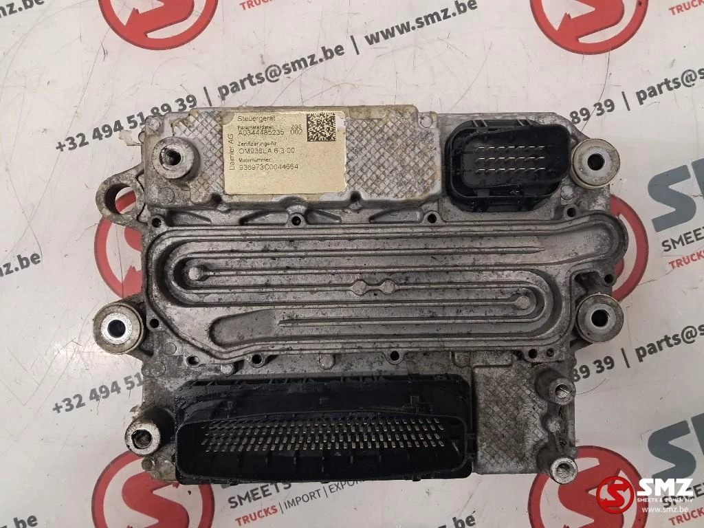 Mercedes-Benz - Occ ECU motorbesturingseenheid OM936.973 Mercedes afbeelding 1