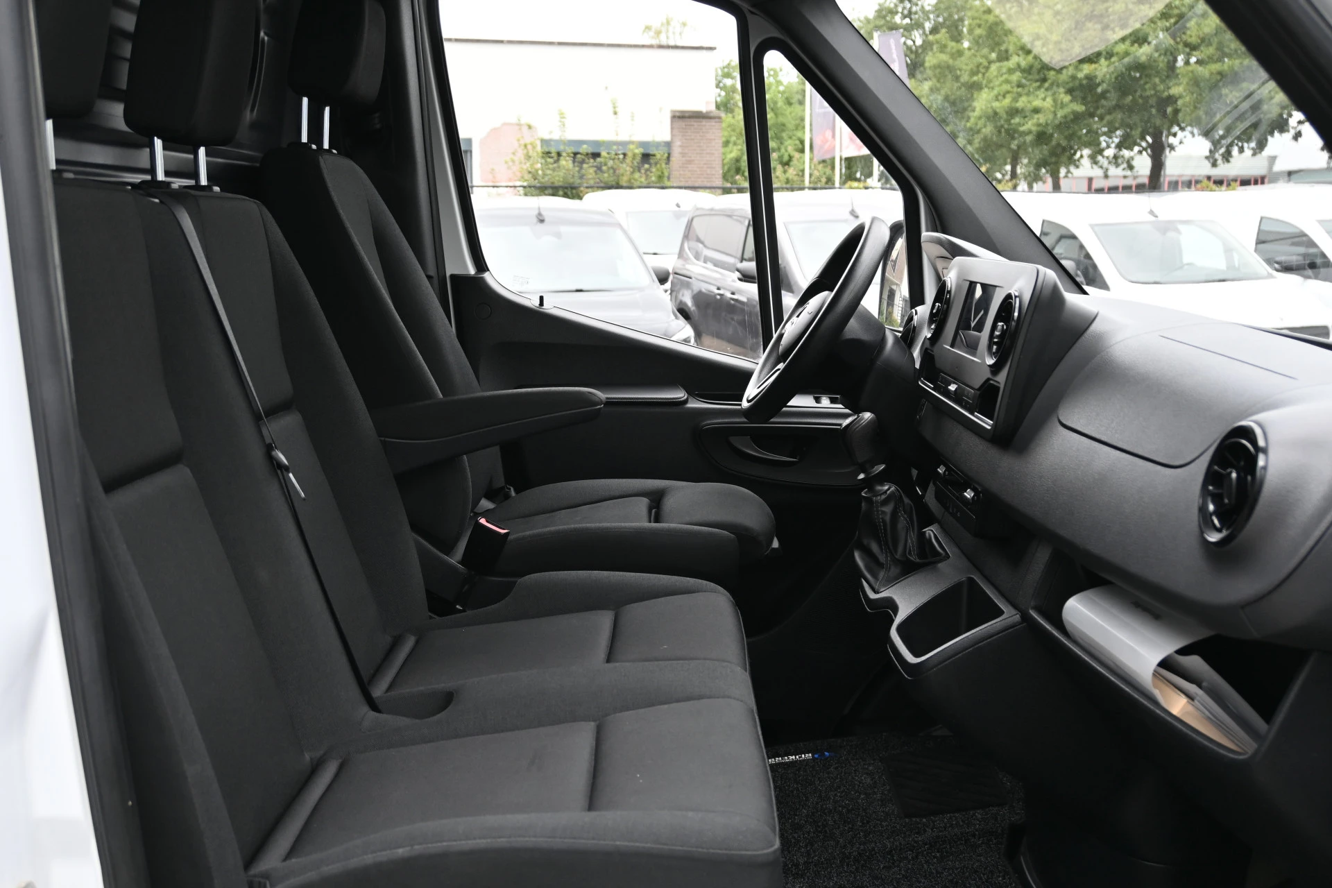 Mercedes-Benz Sprinter 2022 - 315 CDI L2H2 RWD obrázek 9