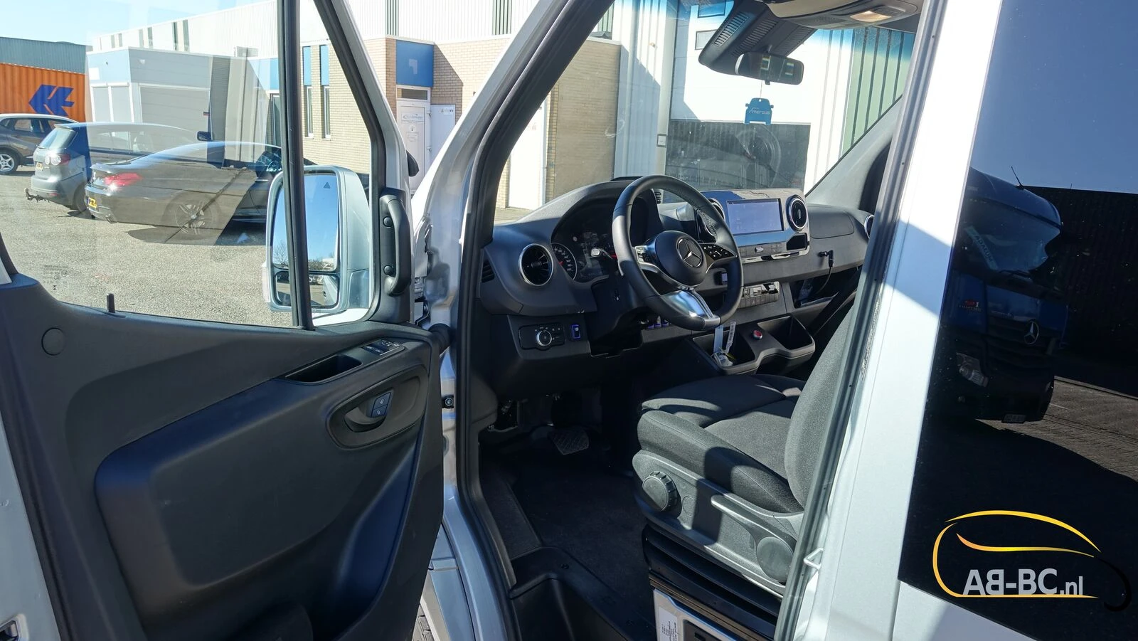Mercedes-Benz Sprinter 2026 - NEW 519 CDI 24 Seats EURO 6 obrázek 32