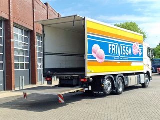 Volvo FH 2015 - 13.420 6x2 - Box - Loadlift - Manual gearbox - Low KM image 10