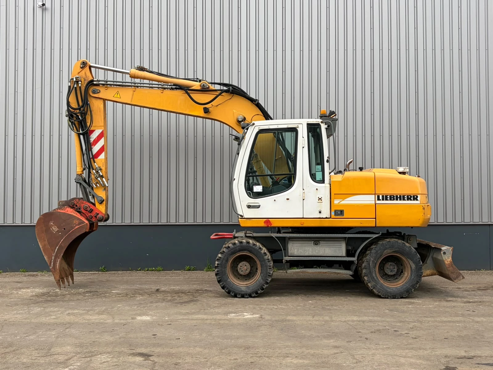 Liebherr A314 2006 obrázek 1