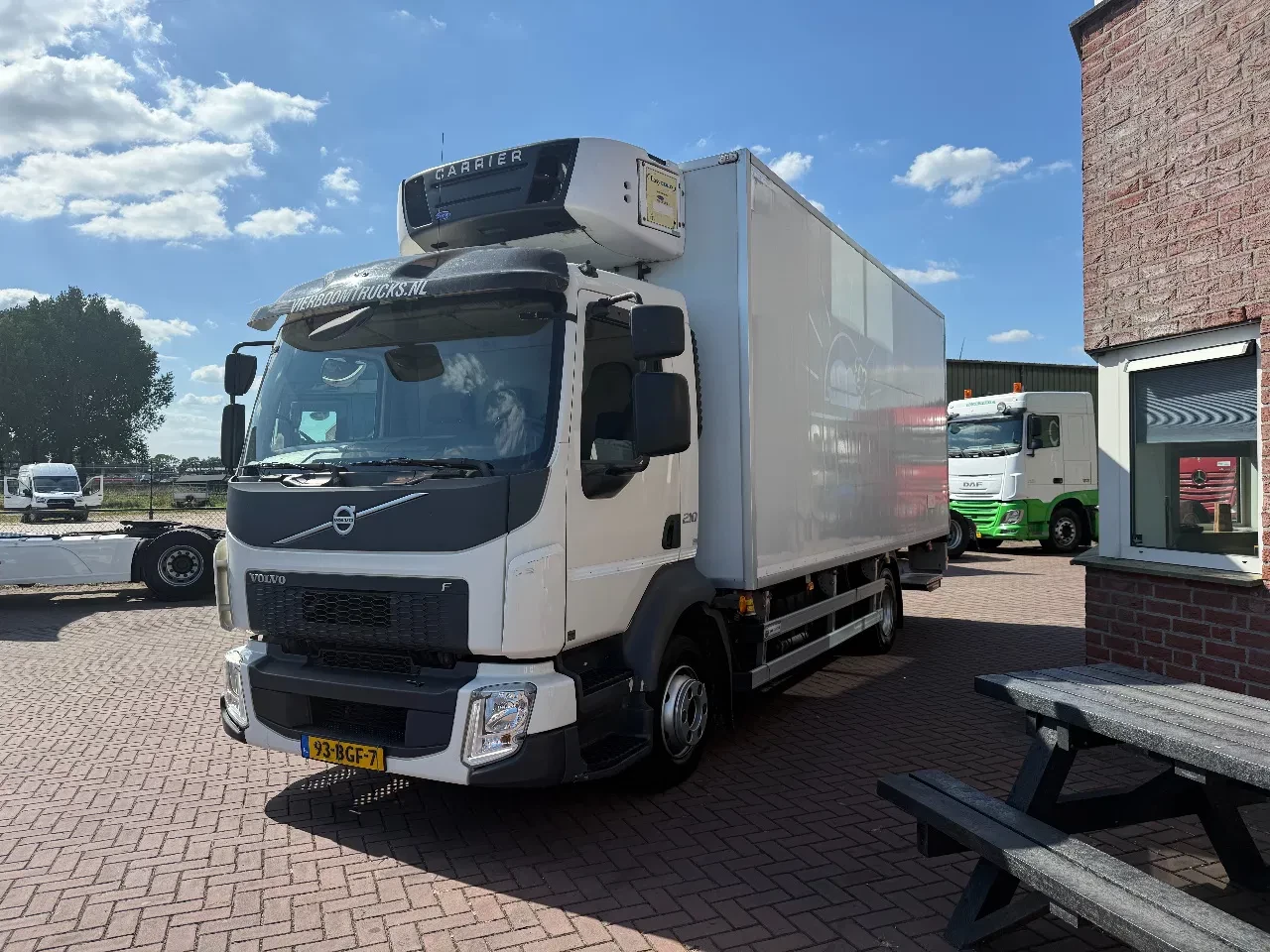 Volvo FL 2015 - FL210 4X2 Kuhlkoffer mit Carrier Supra 550 / LBW / AHK Bild 2