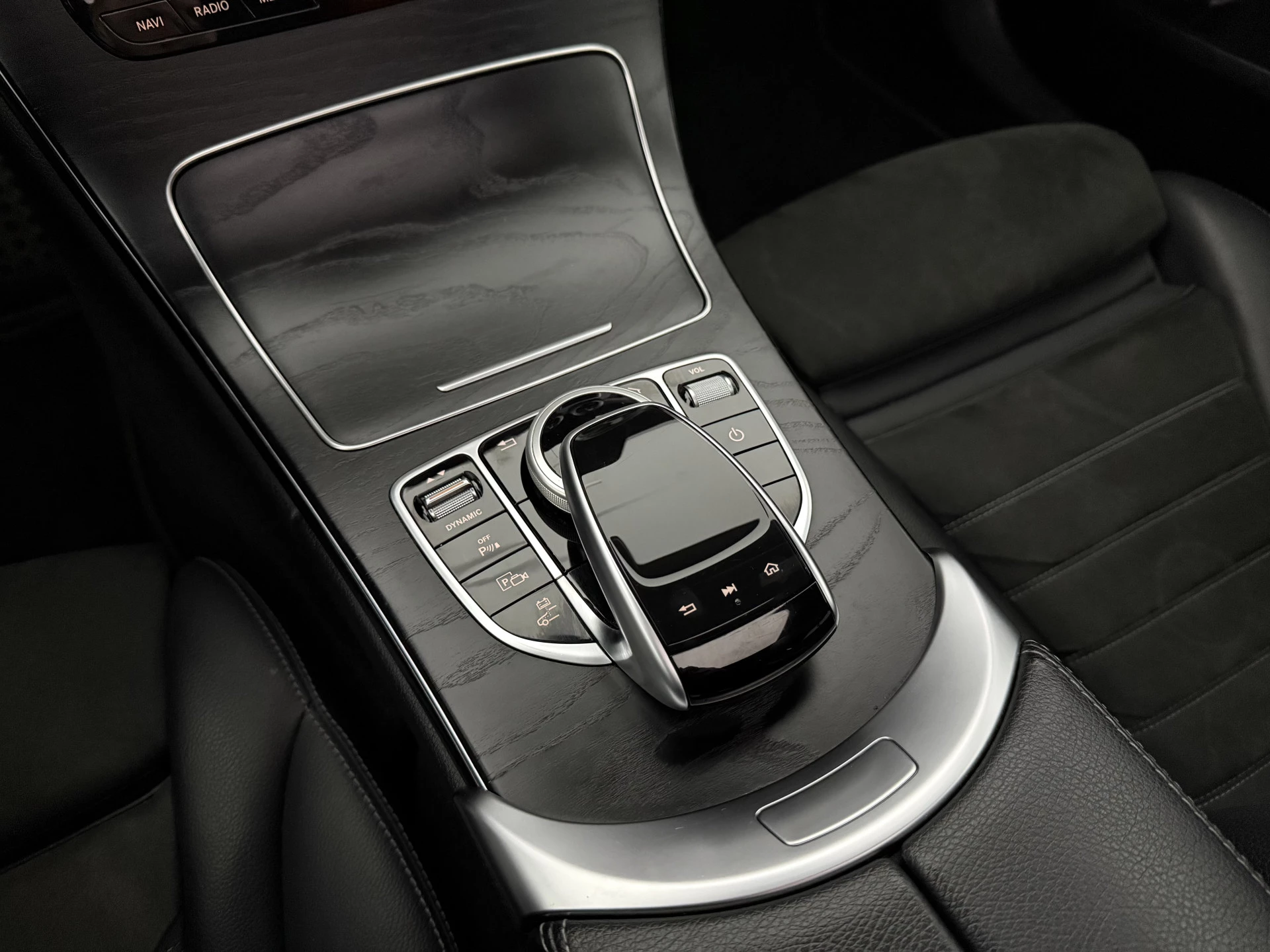 Mercedes-Benz C-Klasse 2021 - 300 e Business Solution AMG Limited 320PK afbeelding 40