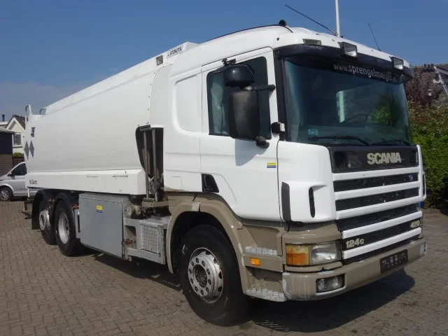 Scania P 1999 - P124-420 19000 LITER DIESELTANK,AIRCO,INTARDER,5 COMPARTMENT afbeelding 1