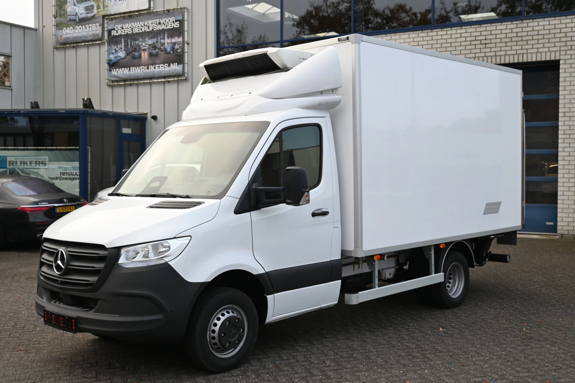 Mercedes-Benz Sprinter 2024 - 517 CDI Koel-vries Bakwagen met laadklep image 2