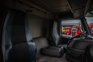 Volvo N/A 2010 - FM 330+10 pneus/tires-intarder image 11