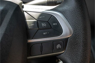 Iveco Daily 2020 - 35C18 | 3.0L | 180 PK | Bakwagen met laadklep | Zijdeur | Automaat | N1 | Cruise | Airco obrazek 16