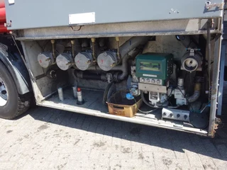 Volvo FM 9 2002 - 18600 LITER FEULTANK,4 COMPARTMENTS afbeelding 2 miniatuur
