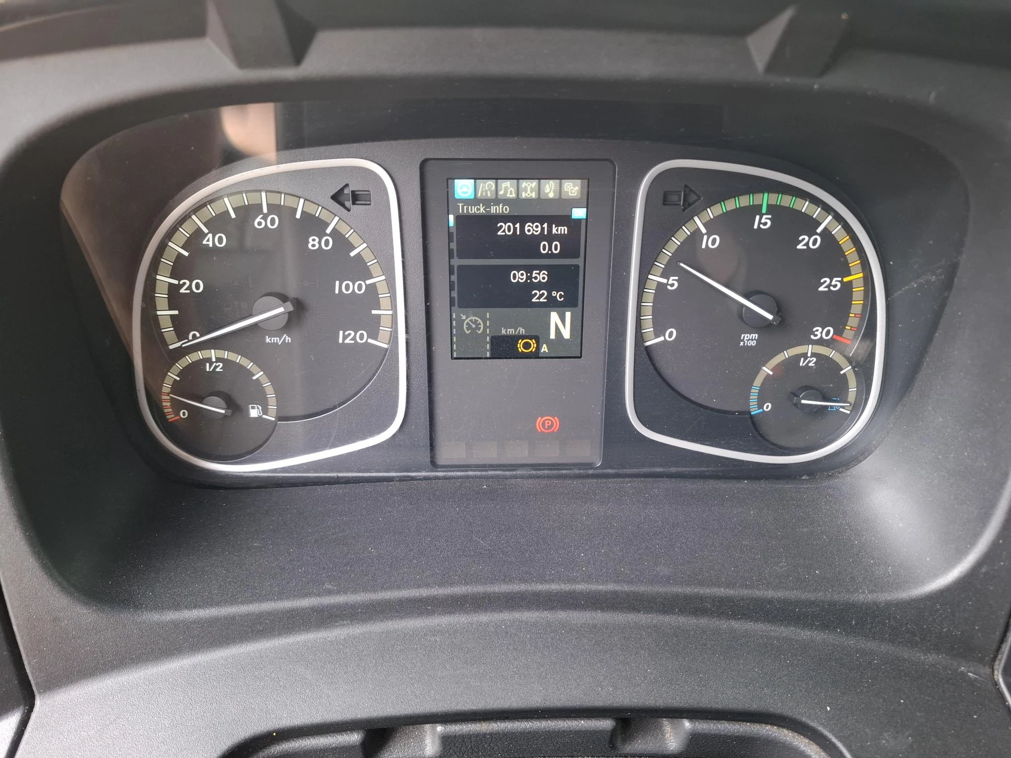 Mercedes-Benz Atego 2020 - 1523 / THERMOKING T560R / 201691 KM / LAMBERET ISOLATED COOLBOX 7MTR / PLATFORM 1500KG / TUV:06-11-2026 / TOP CONDITION / AUTOMATIC / EURO-6 / 2020 obrázek 24
