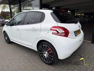 Peugeot 208 2014 - 1.2 VTi Allure obrazek 14