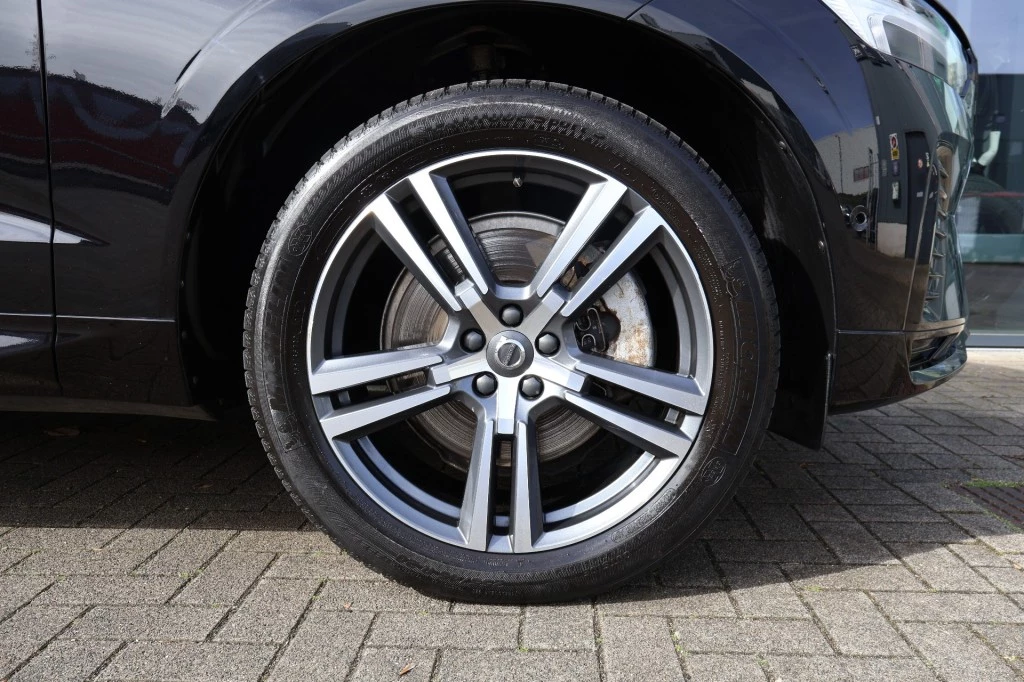 Volvo XC60 2022 - 2.0 B4 Aut. R-DESIGN / Panorama dak / Volleder imagen 27