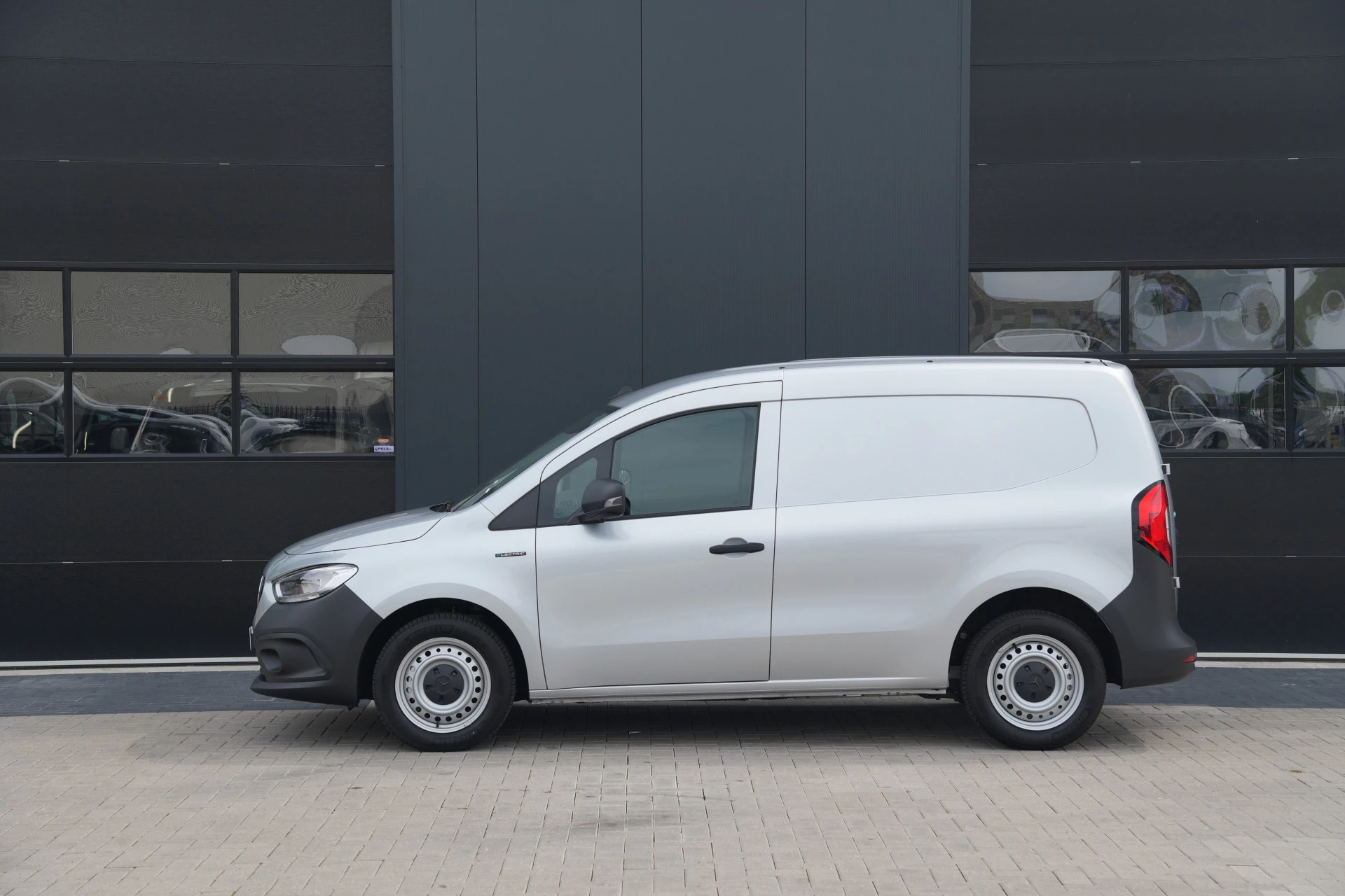 Mercedes-Benz eCitan 2026 - 112 Base L1 45 kWh 122pk - Cruise - Stoelverwarming - Camera - PDC - Auto Clima - Rijklaar изображение 9