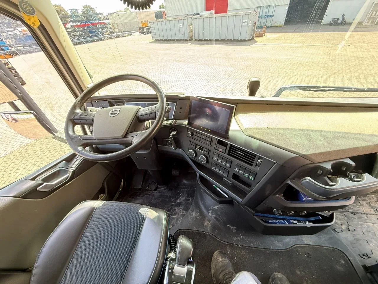 Volvo FH 2023 - FH4-500 / ENGINE RUNNING / ONLY:243874 KM / VEB+ / HYDRAULICS / ACC / LWDS / AUTOMATIC / EURO-6 / 2023 obrázek 20