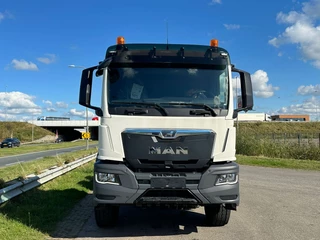 MAN TGS 2023 - 33.400 BB SA 6x4 Manual imagem 3