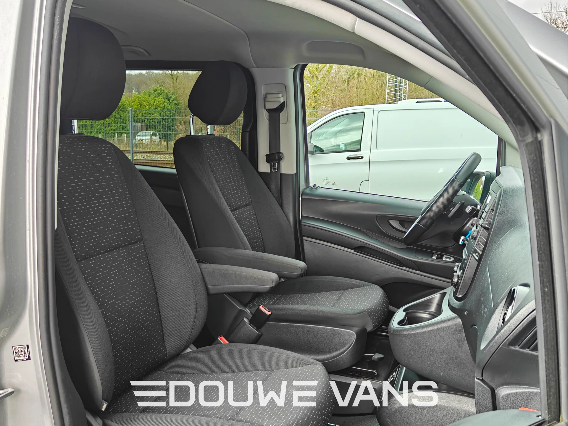 Mercedes-Benz Vito 2021 - 119 L2 4MATIC Automaat LED 5 Pers. Stoelverwarming zdjęcie 11