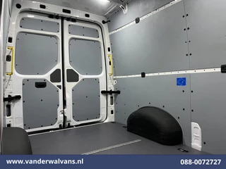 Volkswagen Crafter 2019 - 2.0 TDI 140 pk L3H3 L2H2 Euro6 Airco | Camera | Navigatie | Apple Carplay | Massagestoel obrazek 12