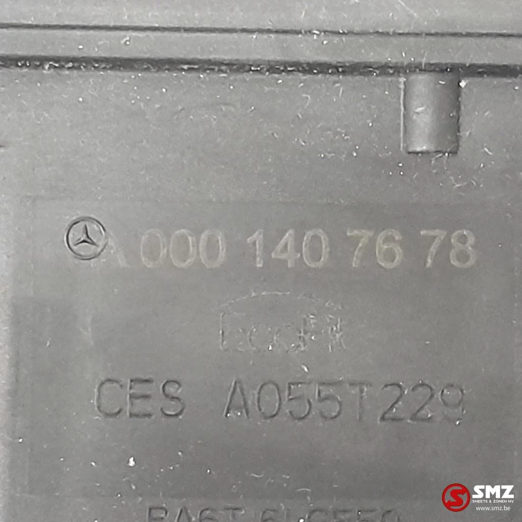 Mercedes-Benz - AdBlue pomp Mercedes immagine 6