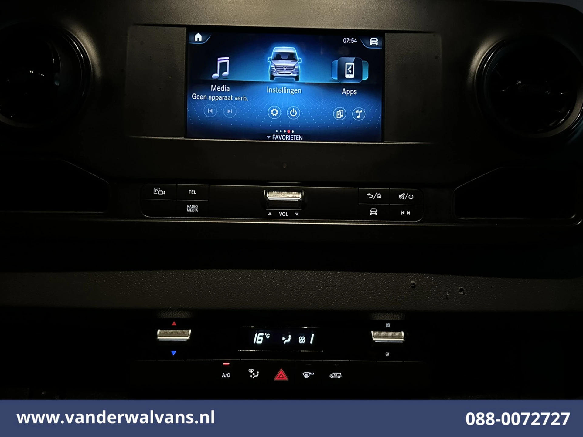 Mercedes-Benz Sprinter 2019 - 316 CDI 164pk 3500kg Trekhaak L2H2 Euro6 Airco | Camera | Apple Carplay zdjęcie 14