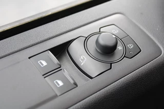 Ford Transit Custom 2024 - 320 2.0 TDCI L2H1 Trend 136pk - 2x Schuifdeur - LED - Navi - Android - Camera - Stoelverwarming - 70l tank - Rijklaar obrazek 17