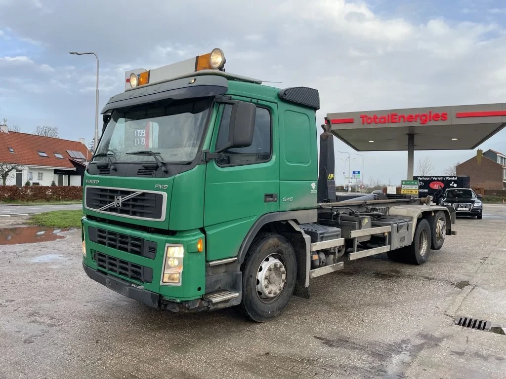 Volvo 340 2002 - FM 9.340 6x2 AJK Hooksystem obrázek 1