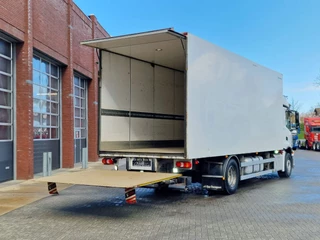 Mercedes-Benz Actros 2017 - 1833 4x2 - Bussbygg box sidedoors - Loadlift - Full air - 5.80 WB image 26