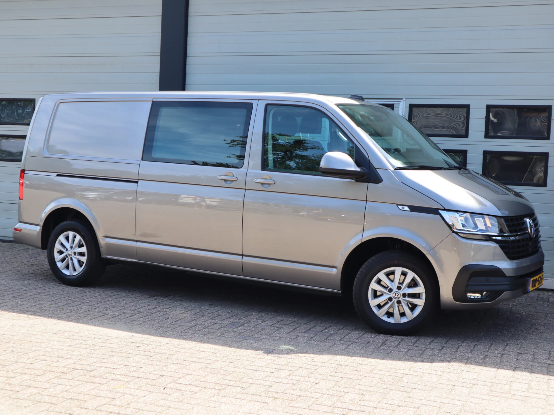 Volkswagen Transporter 2022 - 2.0 TDI 150pk Euro 6 Automaat - L2 Lang - 2x Schuifdeur - Airco Bild 6